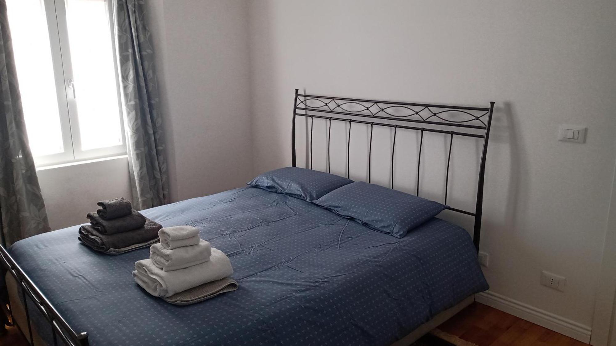 Casa Renova, Intero Appartamento, 2 Camere, Max 4 Ospiti, Trieste Zona Storica Bagian luar foto