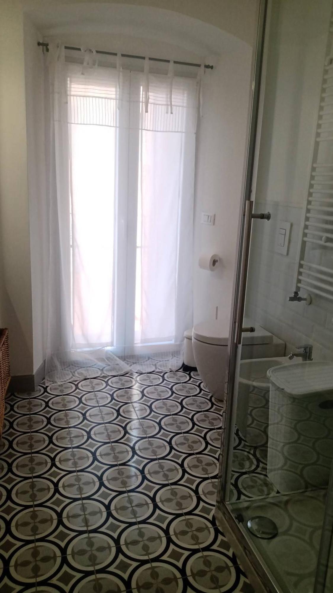 Casa Renova, Intero Appartamento, 2 Camere, Max 4 Ospiti, Trieste Zona Storica Bagian luar foto