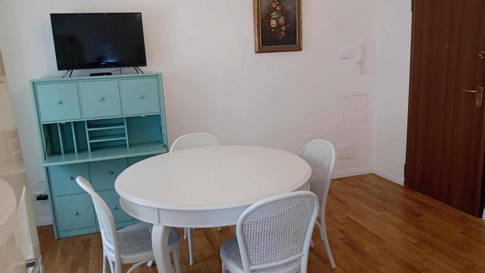 Casa Renova, Intero Appartamento, 2 Camere, Max 4 Ospiti, Trieste Zona Storica Bagian luar foto